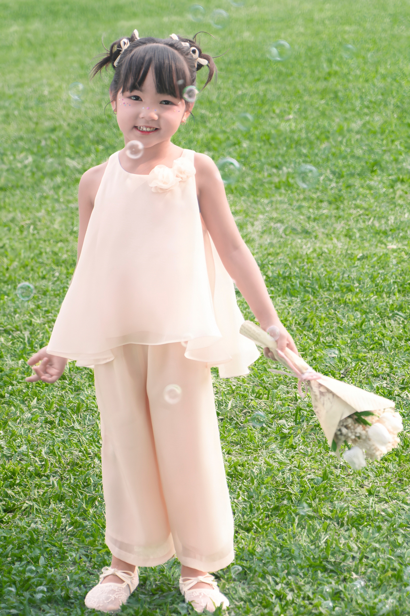 Cách phối đồ cho bé gái đi du lịch